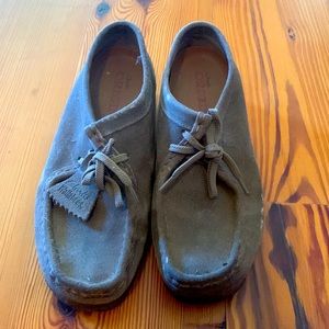 Women’s Clarks Wallabee Shoes. Size 8.5.